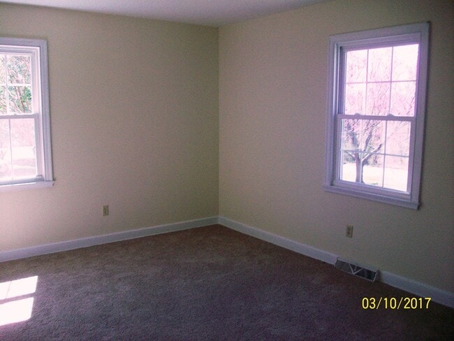 Building Photo - 2040 Corinth Dr