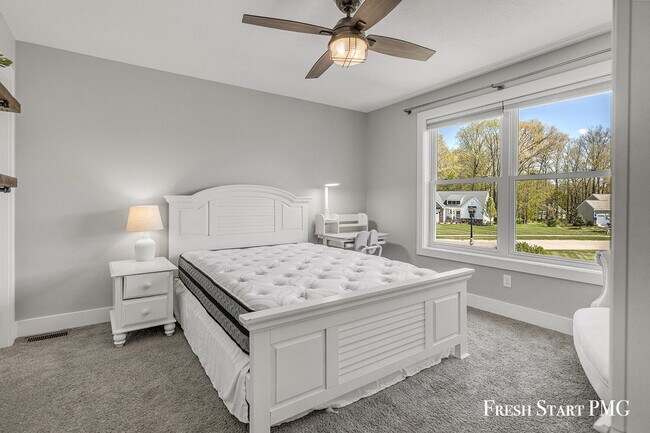 Building Photo - Spacious 6-Bedroom Retreat in Rockford with 3.5 Luxurious Baths