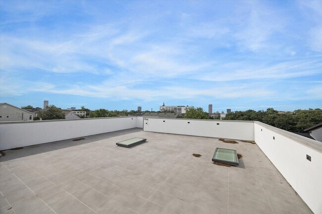 Building Photo - 3512 Mt Vernon St