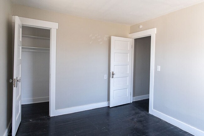 Building Photo - 2141 Philadelphia Dr