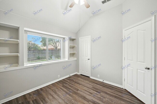 Building Photo - 2217 Kingsdale Ct