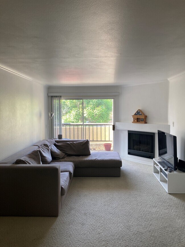 living room - 5535 Canoga Ave