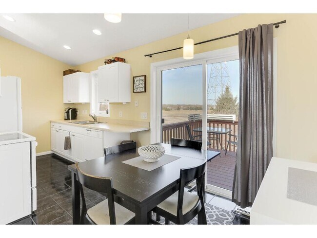 Building Photo - 2059 Brittany Ct