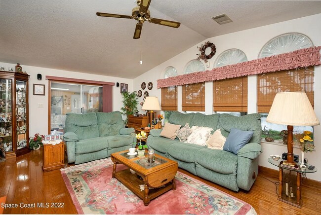 Building Photo - 4159 Hidden Lakes Dr