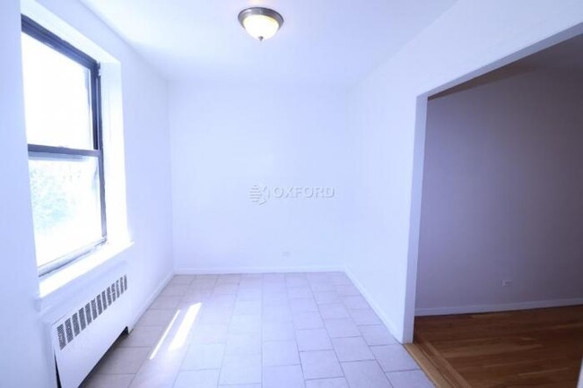 Building Photo - 2 bedroom in Queens NY 11374