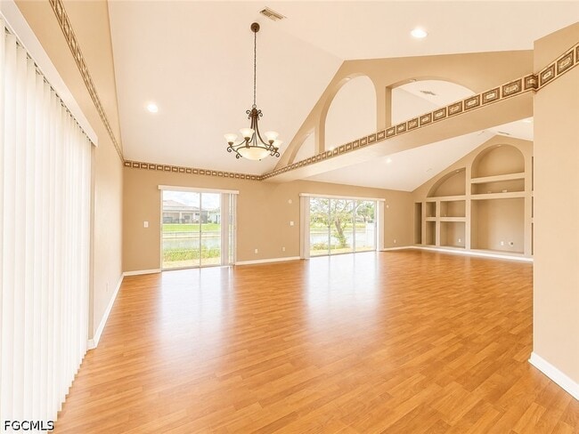 Building Photo - 3737 SW 11th Ct