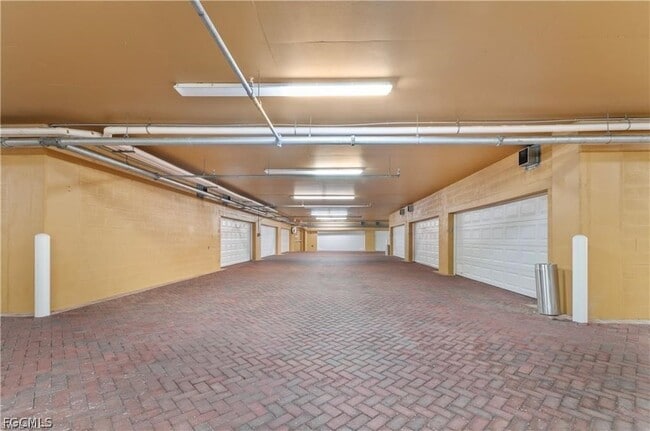 Building Photo - 6061 Silver King Blvd