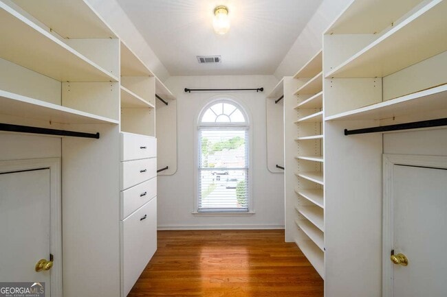 Building Photo - 1560 Oak Park Cove