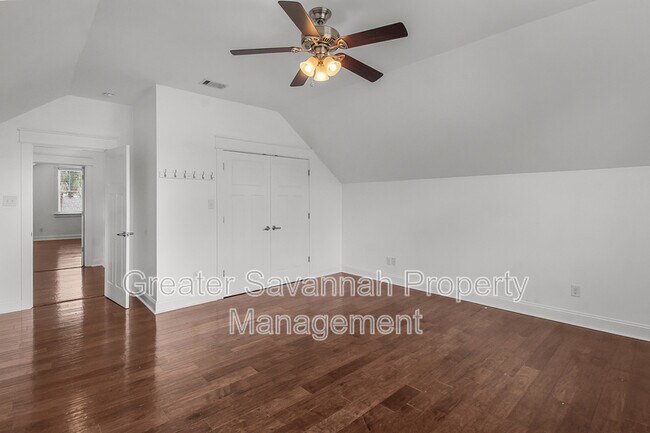 Building Photo - 419 E 54th St