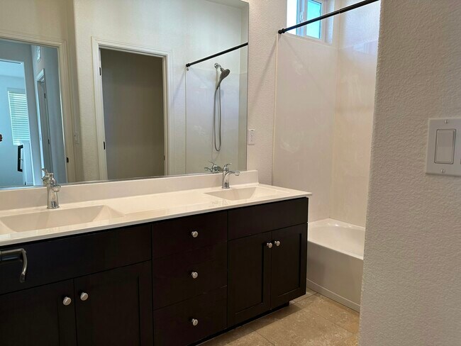 Building Photo - 18076 Calaveras Dr