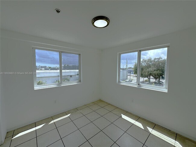 Building Photo - 2401 NW 23 St
