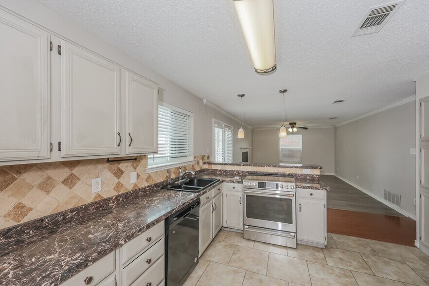 Building Photo - 5024 Flat Creek Dr