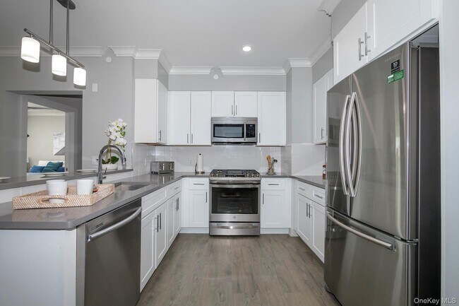 Building Photo - 75 Circle Dr