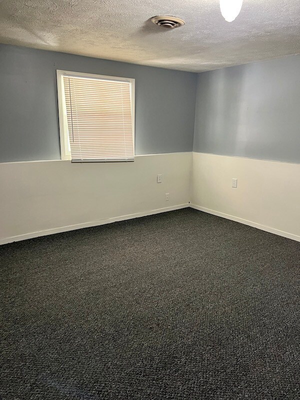 Building Photo - 426 N Rock Rd