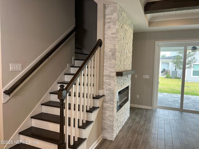 Building Photo - 32 Pinzon Pl