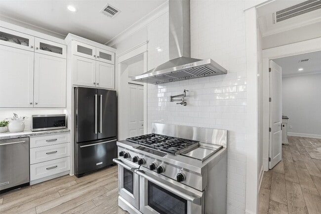 Building Photo - 10 Mariner Pass