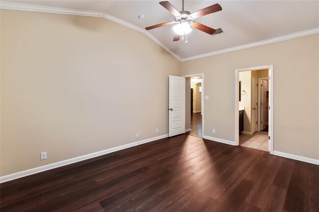 Building Photo - 13400 Briarwick Dr