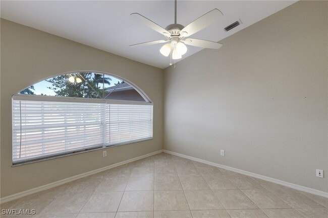 Building Photo - 3737 SW 13th Ave