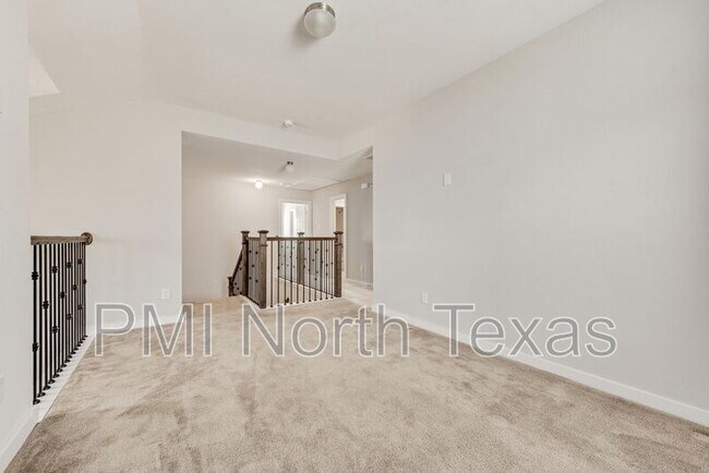 Building Photo - 1900 Spoonbill Dr