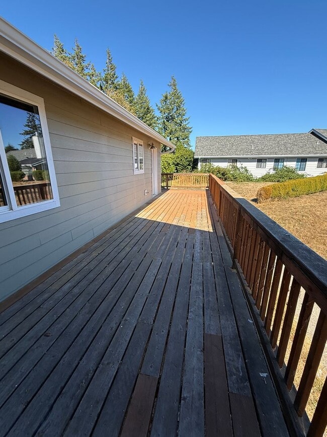 Building Photo - Country Living in this new remodel house
