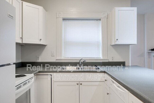 Building Photo - 1802 Parkwood Ave