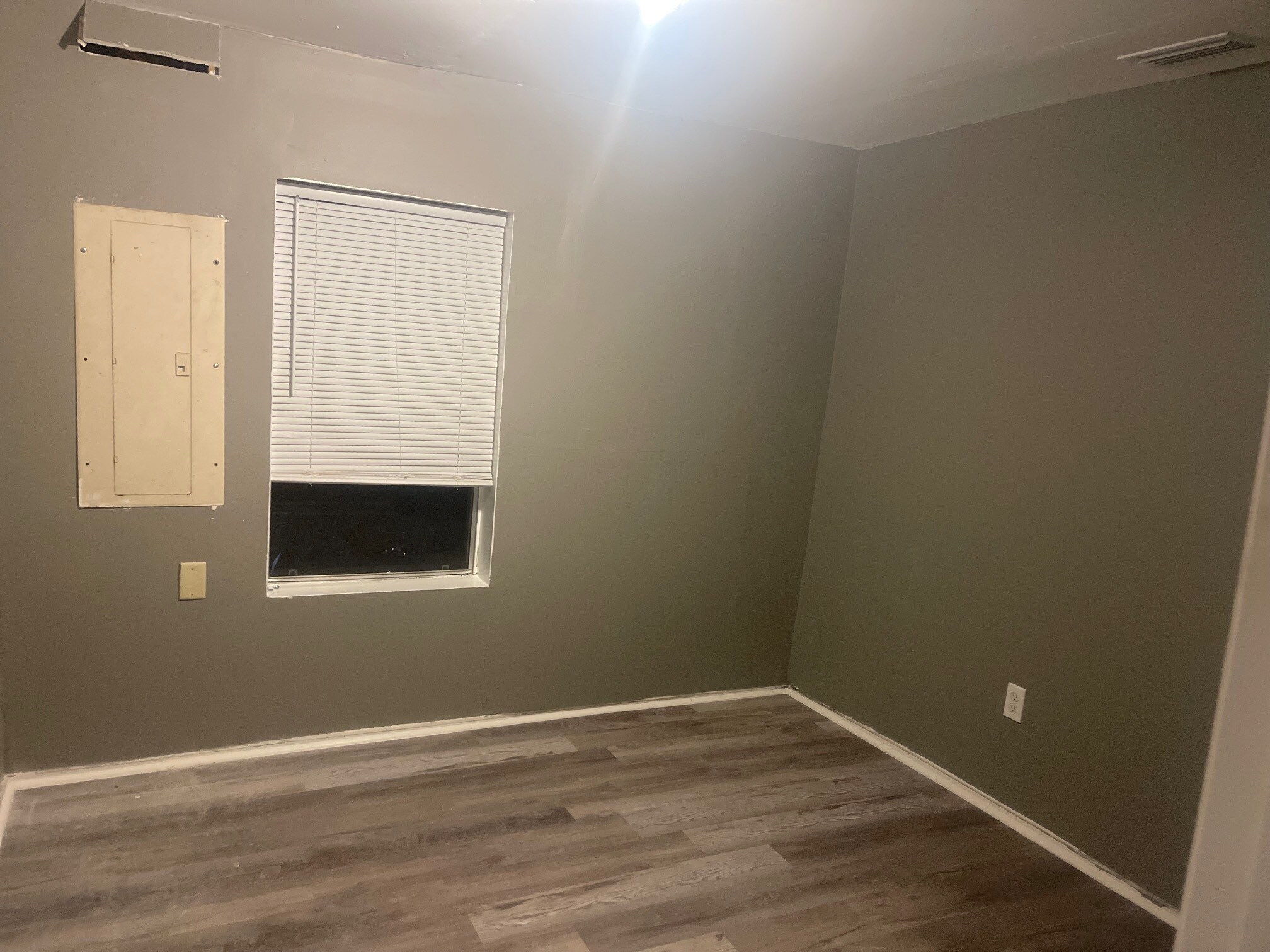 Building Photo - 531 New Berlin Rd