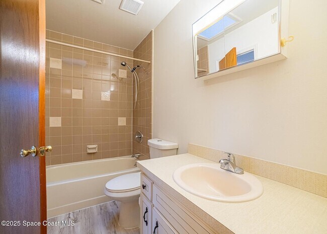 Building Photo - 5612 Sisson Rd