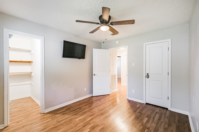 Building Photo - 9714 Railton St