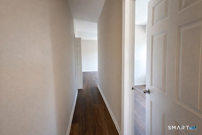 Building Photo - 1132 Hancock Ave