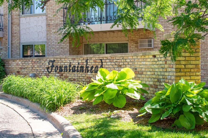 Building Photo - Fountainhead
