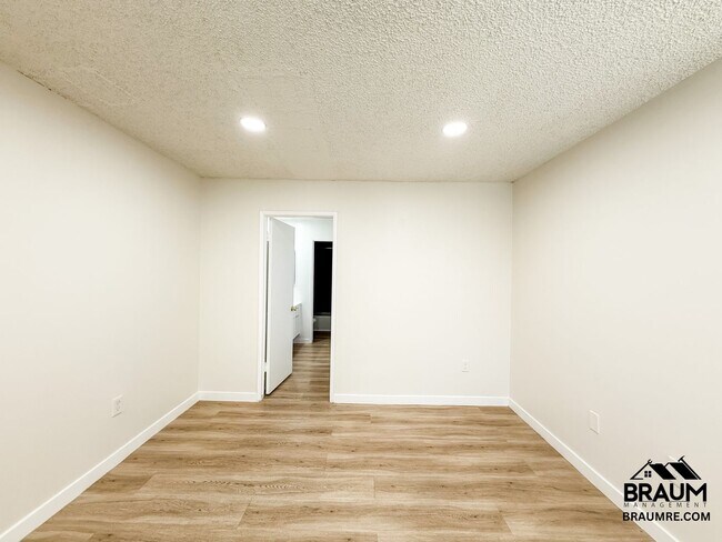 Building Photo - 5461 Kester Ave
