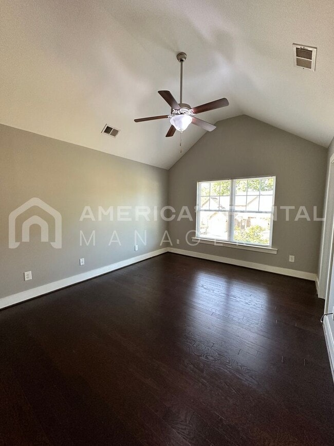 Building Photo - Townhome for Rent in Chelsea! View with 48 Hours Notice!