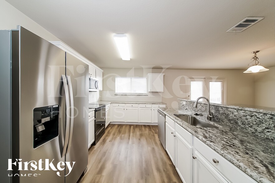 Building Photo - 2136 Benning Way