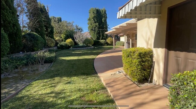 Building Photo - Welcome to Your New Home in West Hills- 4b...