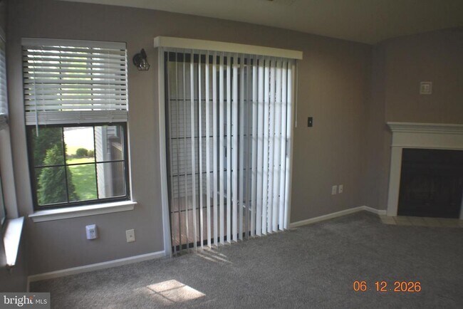 Building Photo - 32 Basswood Ct