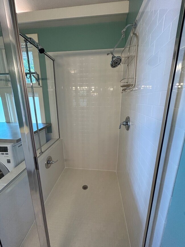Building Photo - Central AVL - Custom Built, Made for Enter...