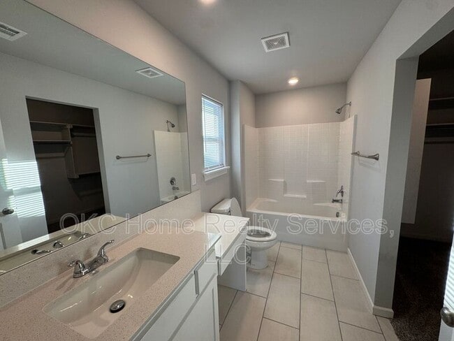 Building Photo - 928 Dusky Valley Ln