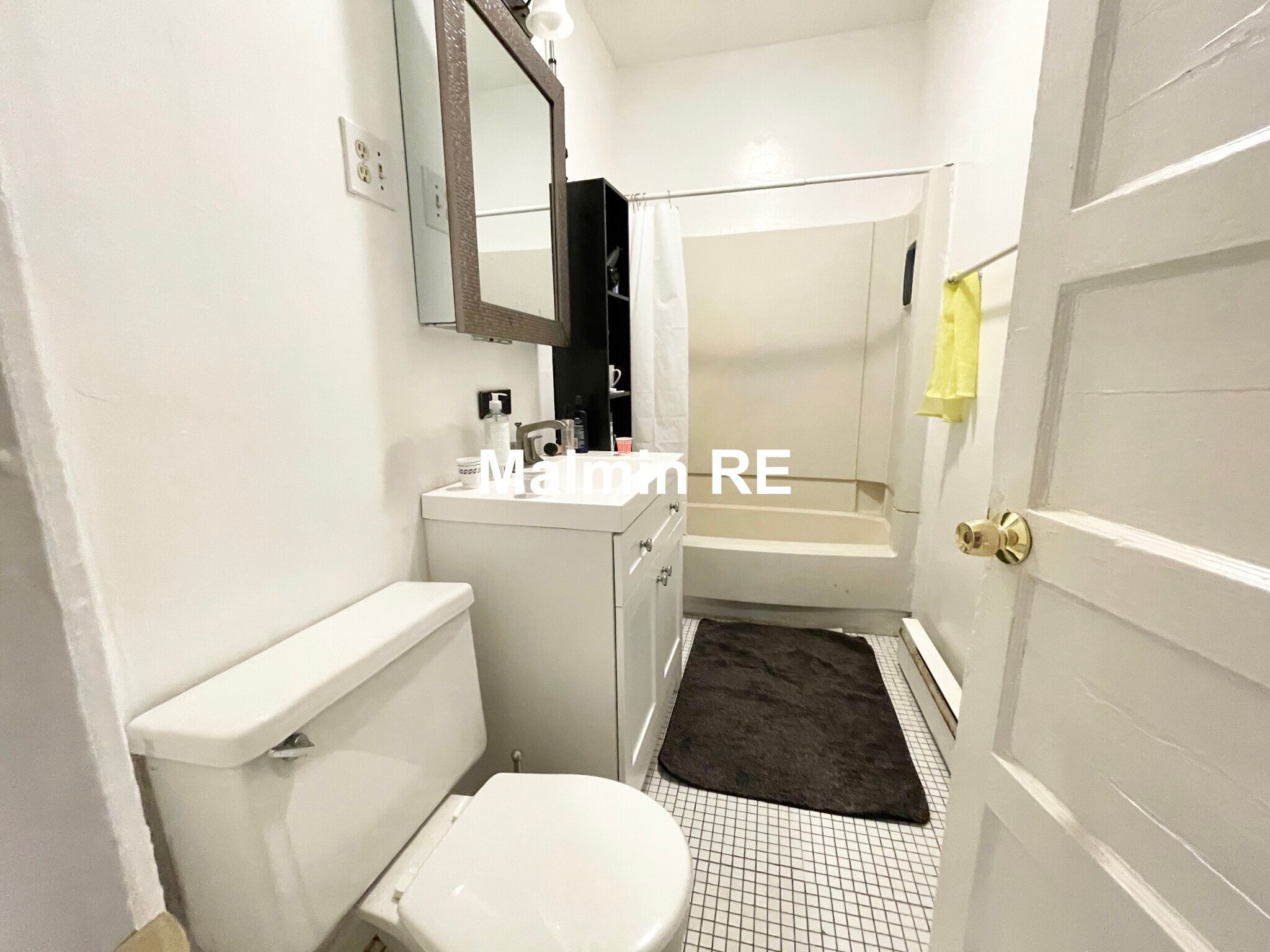 Building Photo - 19 Sachem St