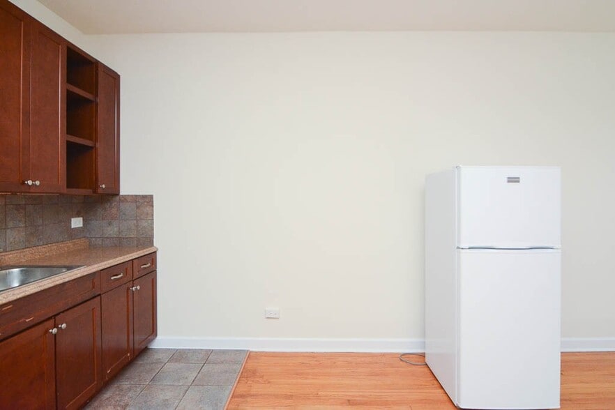 Building Photo - 2737 N Spaulding Ave