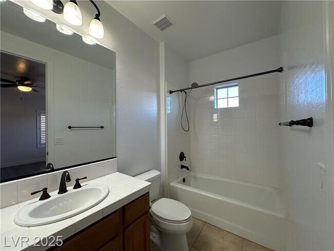 Building Photo - 2321 Martinique Ave