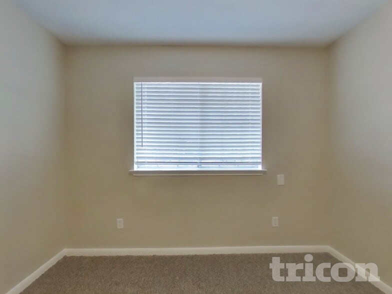 Building Photo - 14907 Englebrook Dr