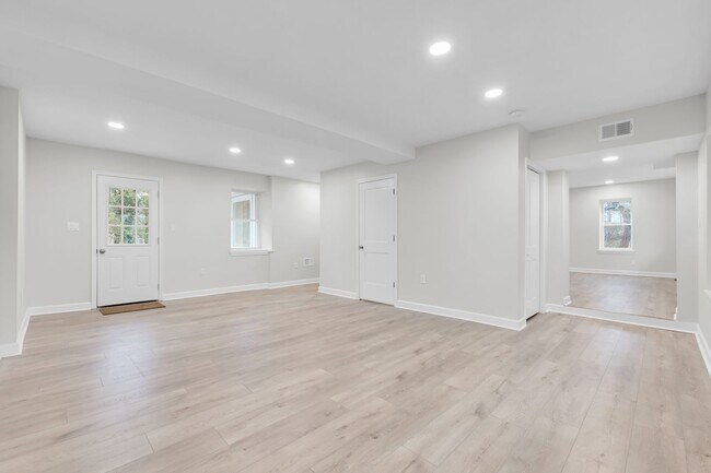 Building Photo - Fully Remodeled 4-Bedroom Home in Southern Lehigh School District