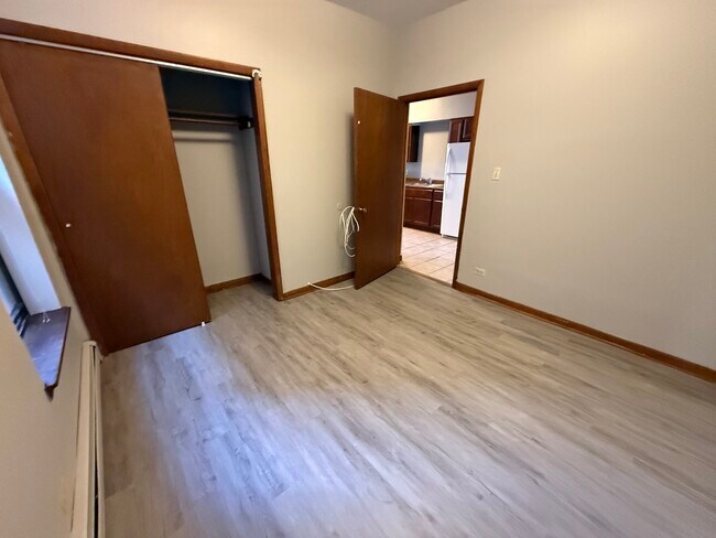 Building Photo - 5852 S King Dr