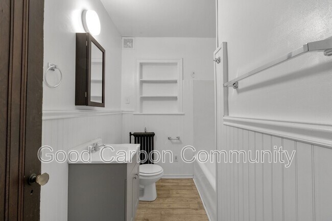 Building Photo - 328 Elmwood Ave
