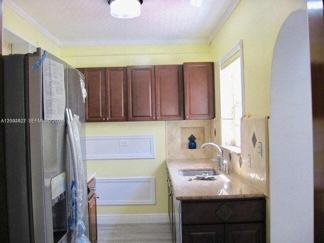 Building Photo - 2140 NE 180th St