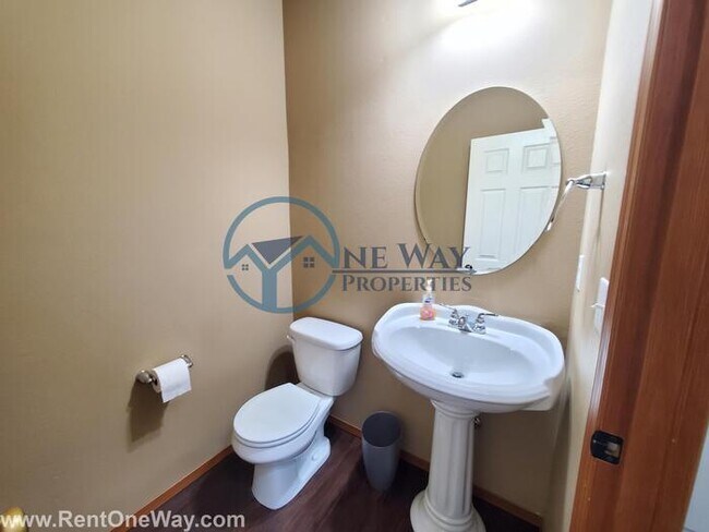 Building Photo - Amazing 3 Bed + 2 bonus rooms in Puyallup!