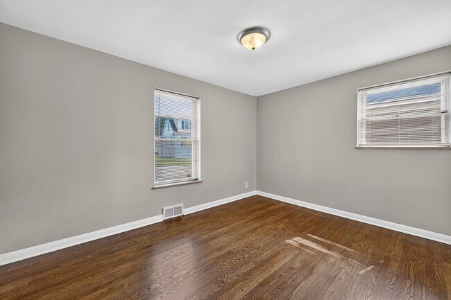 Building Photo - 8106 Fawn Ave