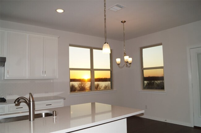 Building Photo - 2056 Meliana Dr