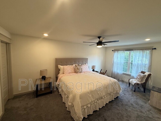 Building Photo - 54 Morvan Dr