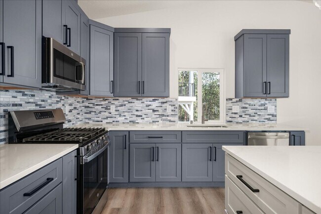 Building Photo - $3,375 - 4 Bed / 3 Bath Gorgeous Brand New Build Home with Beautiful Views